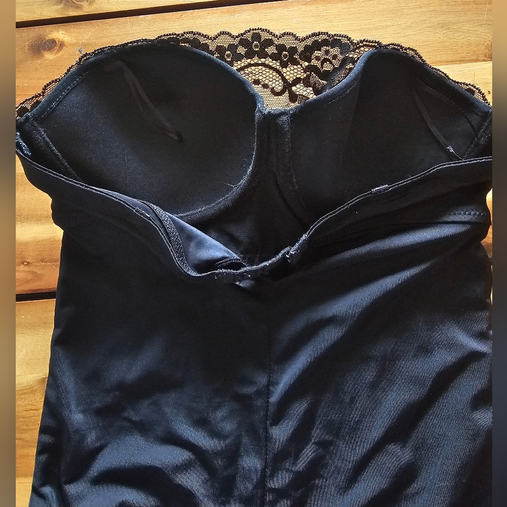 F.I.T. Figure Improving Technology  Black w/ Lace PushUp Padded Bra Shapewear - Picture 3 of 8
